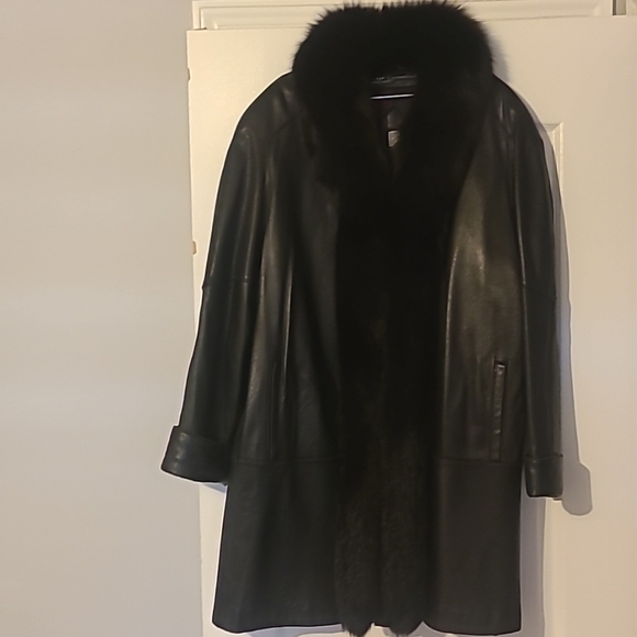 Leather 3/4 coat with fur trim